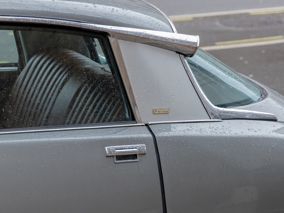 Expert Auto Glass for RVs, Classic Cars, and Commercial Vehicles