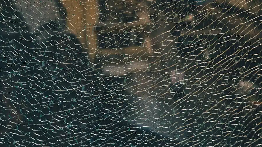 Photo Cracked windshield