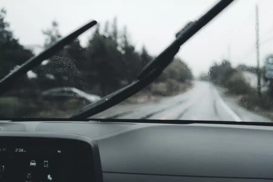 Photo Cracked windshield