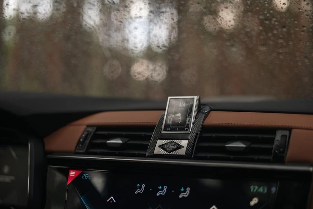 Photo windscreen chip