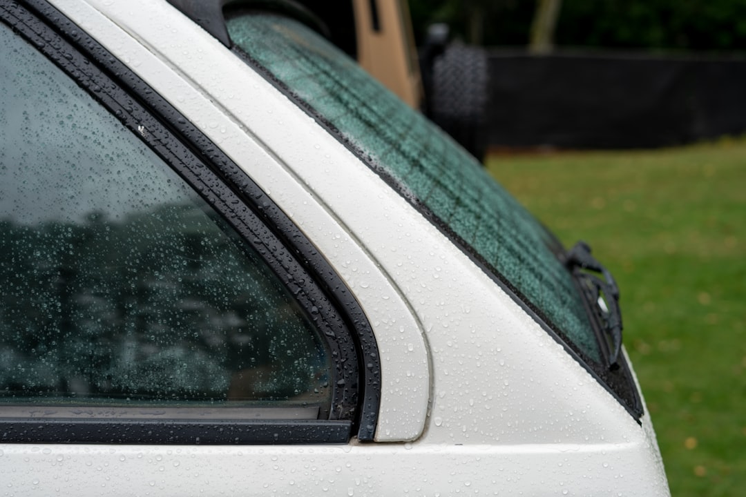 Photo auto window repair