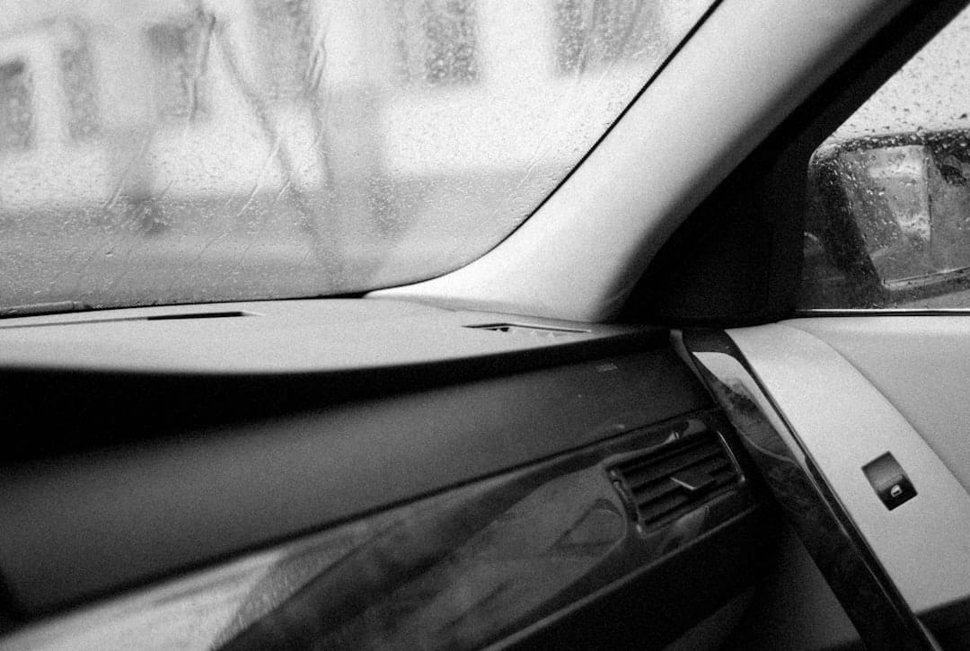 Photo Extended Warranty Cover Windshield Damage