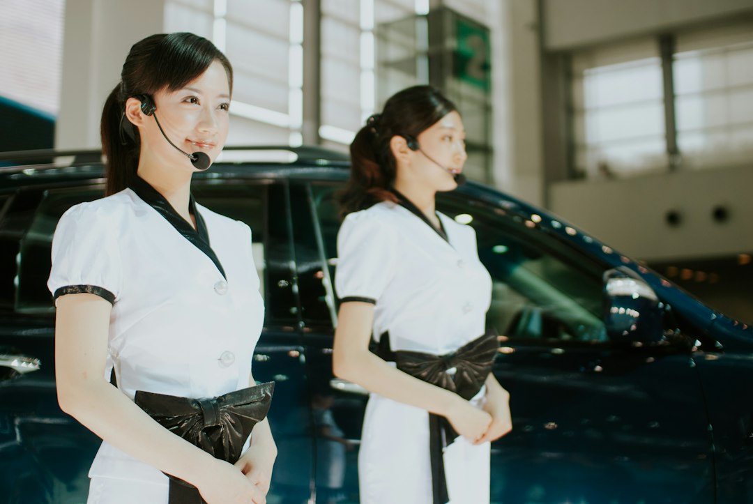Photo car dealership customer service retention