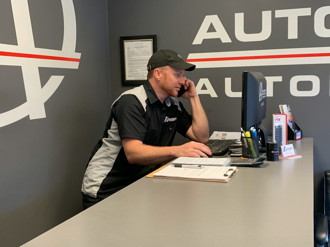 Photo centralized auto glass service management dealership time savings