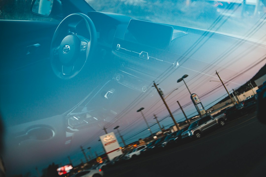 Photo dealership auto glass program benefits